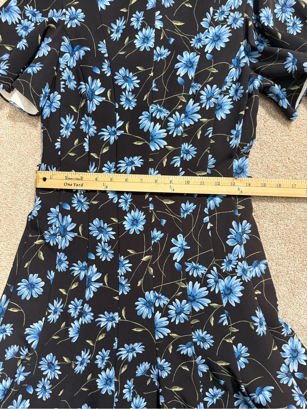 Daisy Cornflower Floral Stretch-Cady Flutter Sleeve Dress | US 4 - Picture 8 of 16